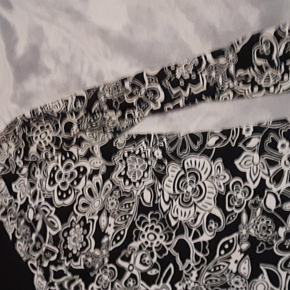 Charter Club Black and White Pullover Top. - Picture 5 of 10